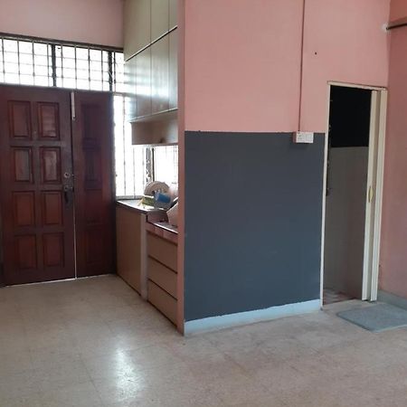Homestay Idaman Tun Hussein - Harga Untuk 1 Rumah ,1 Bilik ,1 Bilik Air 4 Single Bed - Not Sharing Perai Εξωτερικό φωτογραφία