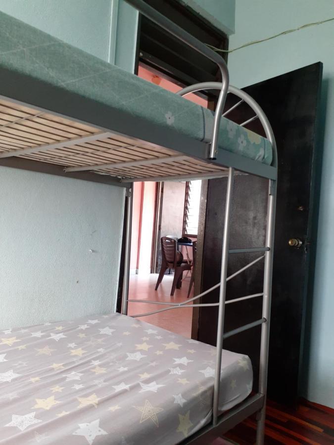 Homestay Idaman Tun Hussein - Harga Untuk 1 Rumah ,1 Bilik ,1 Bilik Air 4 Single Bed - Not Sharing Perai Εξωτερικό φωτογραφία
