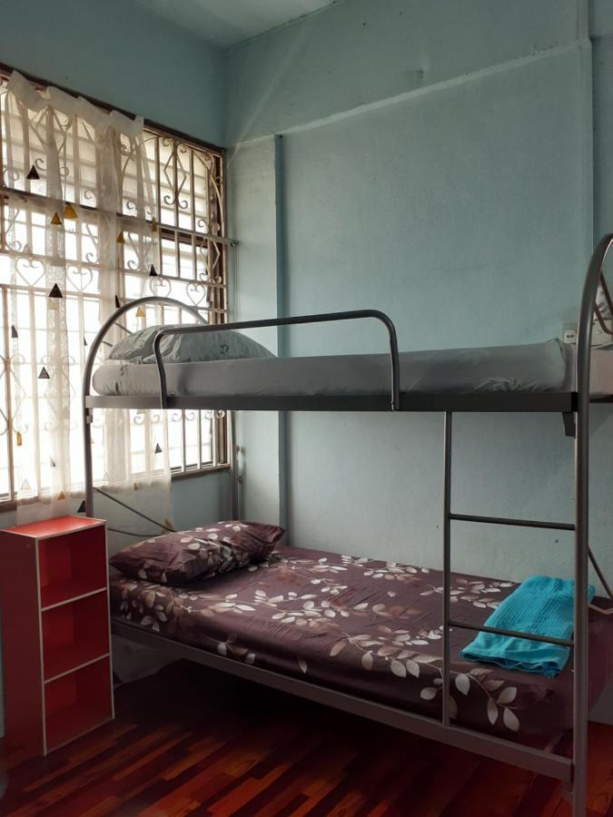 Homestay Idaman Tun Hussein - Harga Untuk 1 Rumah ,1 Bilik ,1 Bilik Air 4 Single Bed - Not Sharing Perai Εξωτερικό φωτογραφία