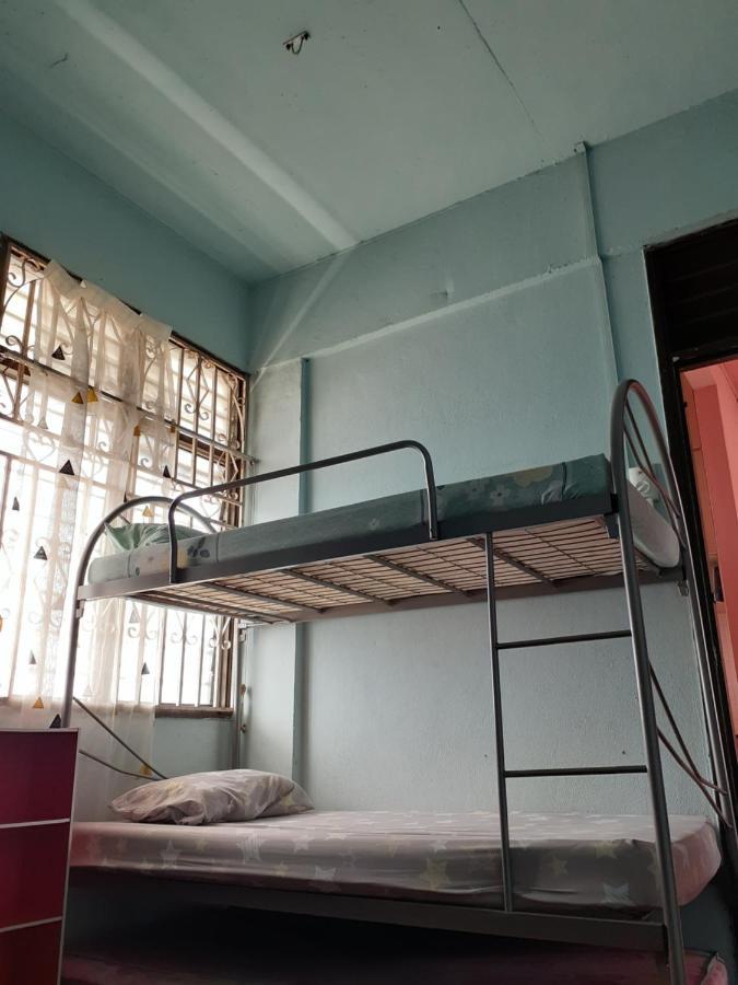 Homestay Idaman Tun Hussein - Harga Untuk 1 Rumah ,1 Bilik ,1 Bilik Air 4 Single Bed - Not Sharing Perai Εξωτερικό φωτογραφία