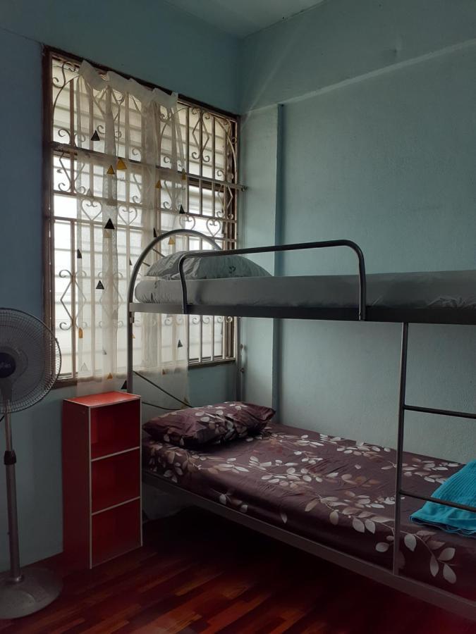 Homestay Idaman Tun Hussein - Harga Untuk 1 Rumah ,1 Bilik ,1 Bilik Air 4 Single Bed - Not Sharing Perai Εξωτερικό φωτογραφία