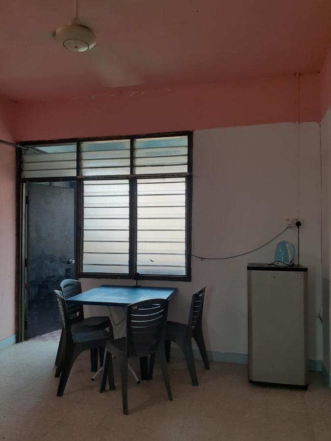 Homestay Idaman Tun Hussein - Harga Untuk 1 Rumah ,1 Bilik ,1 Bilik Air 4 Single Bed - Not Sharing Perai Εξωτερικό φωτογραφία