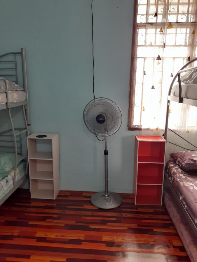 Homestay Idaman Tun Hussein - Harga Untuk 1 Rumah ,1 Bilik ,1 Bilik Air 4 Single Bed - Not Sharing Perai Εξωτερικό φωτογραφία